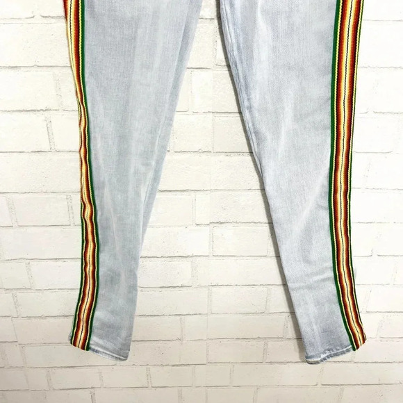 Levi's 711 Skinny Jeans With Stripes Down Legs Women's Waist Size 28 - Picture 3 of 9